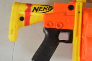 lot 123 image: Nerf Fortnite Grenade Launcher Untested, 6 Round Capacity - Ammo Not Included
