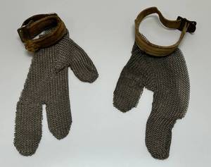 lot 30 image: Vintage 2 Finger Stainless Steel Mesh Glove Cut Resistant