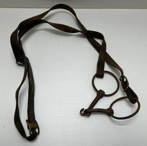 lot 43 image: Vintage Jointed Horse Bit (Will Need Cleaning)