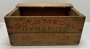 lot 94 image: Antique Gold Medal DYNAMITE Crate