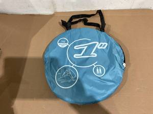 lot 208 image: Instant Sun Shade Tent POP UP Family UV Play Beach Tent