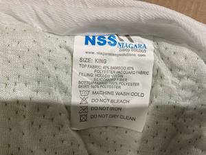 lot 210 image: King Size Blanket WHITE