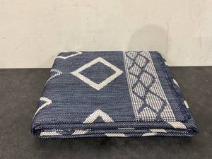 lot 120 image: Adiva Rugs Outdoor Indoor Area Rug, (Navy Weiss, 6 x 9)