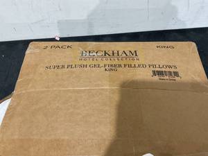 lot 134 image: Beckham Hotel Collection Bed Pillows King Size Set of 2