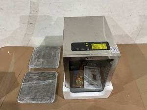 lot 2 image: Colzer Food Dehydrator