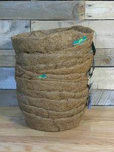 lot 33 image: 14 - Worth 12 Round Coco Planter Liners