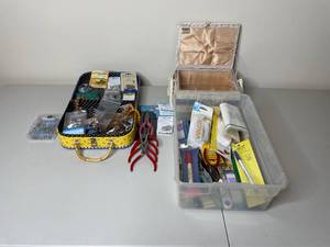 lot 11 image: Sewing Supplies & Tools Lot