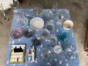 lot 58 image: Misc Depression Glass, Marbles, Tiny Ocean Treasures