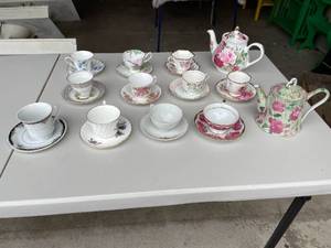 lot 68 image: Bone China Tea Cups inc Royal Albert and Tea Pots