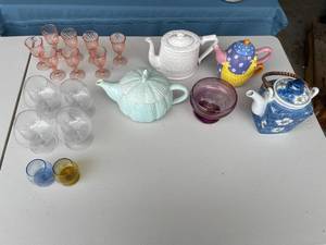 lot 69 image: Decorative TeaCoffee Pots & Cordials