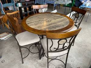 lot 70 image: Dining Table w 4 Chairs