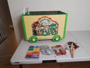 lot 25 image: Cabbage Patch Toy BoxWagon & Contents Lot