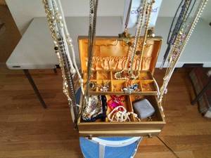 lot 35 image: White 3 Tier Jewelry Stand & Jewelry Box Including Costume Jewelry Contents