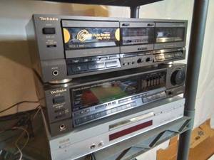 lot 44 image: Entertainment Lot - Misc Sound SystemsReceivers