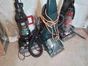 lot 45 image: Vacuums (3) - untested