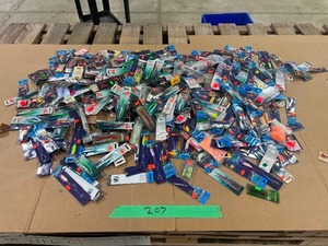 lot 207 image: TABLE FULL OF FISHING LURES