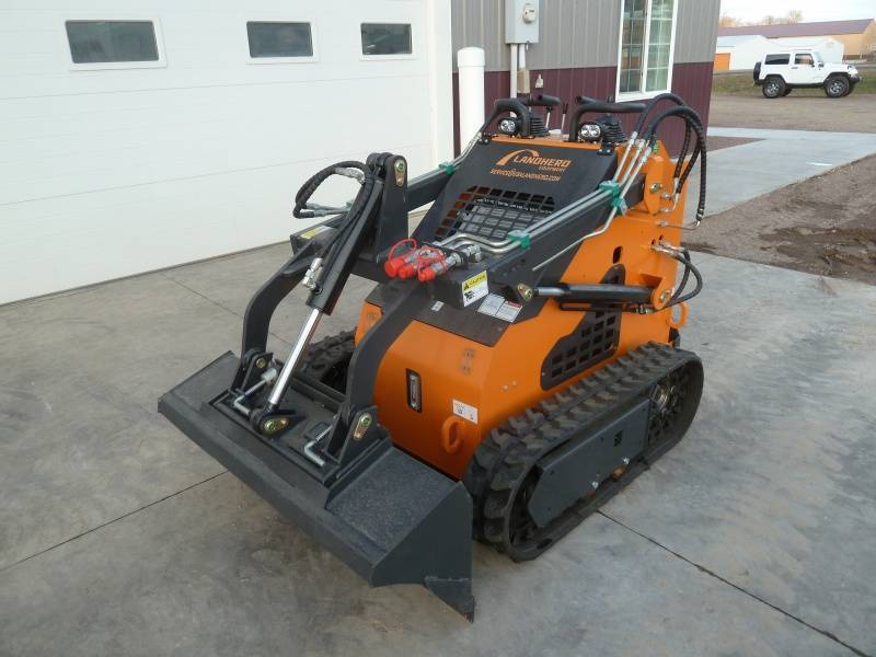 lot 2 image: Landherd Mini Skid Steer