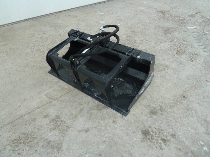 lot 28 image: Wolverine Dingo Grapple Bucket 44