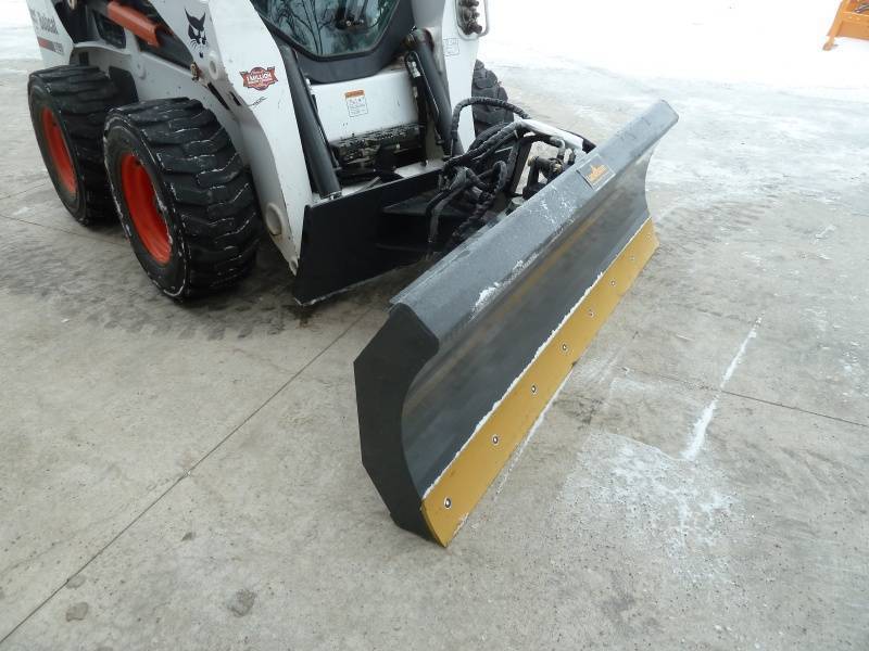 lot 13 image: Landhoner Skid Steer Angle Blade 85 Dirt Dozer