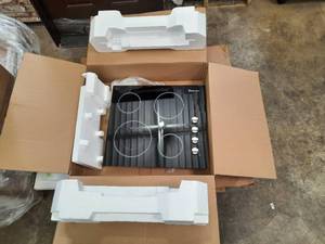 lot 36 image: NEW Magic Chef 14 inch electric cooktop