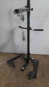 lot 33 image: Portable stretch wrap dispenser
