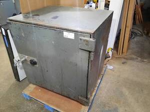 lot 35 image: Mosler Combination Safe