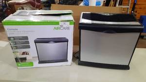 lot 71 image: Aircare Console Evaporative Humidifier