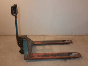lot 21 image: Pallet Jack