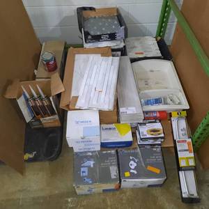 lot 136 image: Glacier Tub & Shower Sets Wax Rings Delta Handle Moen Hardware Hanson Hardware Various tiles
