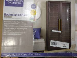 lot 400 image: (4) new cartons of BH&G, MAINSTAYS AND HENDRIX FURNITURE
