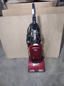 lot 180 image: Simplicity Synchrony Upright Vacuum