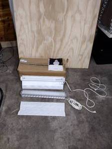 lot 176 image: (2) Metalumen Lights