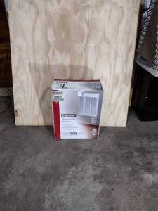 lot 185 image: Electric Wall Heater FZL4004F