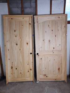 lot 256 image: (2) Knotty Pine Wood Doors, prehung
