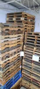 lot 264 image: Wood Pallets