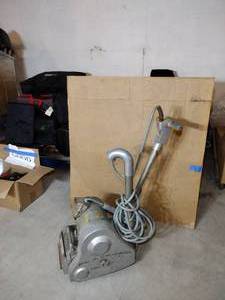 lot 352 image: Essex Silver Line SL-8 Floor Sander. Powers Up