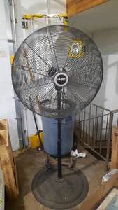 lot 182 image: Lasko 30  3-speed Commercial floor fan. Works.