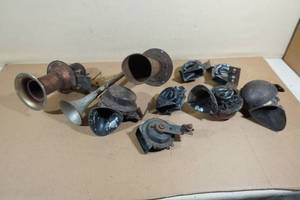 Assorted Automotive Horns