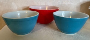 lot 7 image: Pyrex Bowls and Cooking Misc Lot