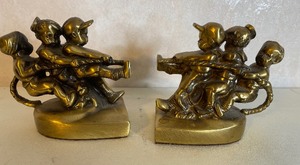 lot 30 image: Brass Bookends Children Playing Tug of War PM Craftsman Florida