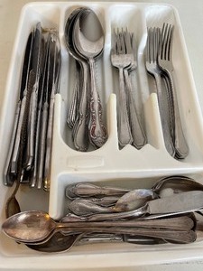 lot 47 image: Lot of Unmatched Flatware