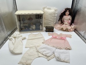 lot 122 image: Antique Doll and Vintage Handmade Wood Diorama