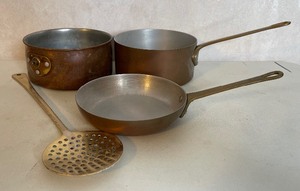 lot 54 image: Copper Pots lot of 3