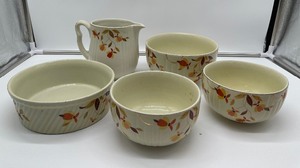 lot 72 image: Vintage Hall China Autumn Leaf Lot of 5