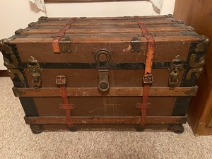 lot 85 image: Antique Steam Trunk