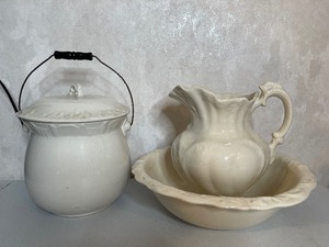 lot 95 image: Chamber Pot and Pitcher with Basin Ironstone style