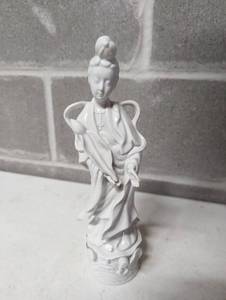 Blanc De Chine Figurine