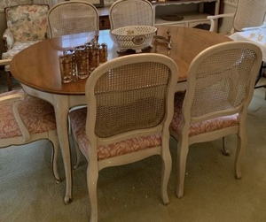 Dining Room Table with 6 Chairs