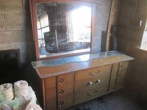 (G) 9-Drawer Dresser with Mirror an...