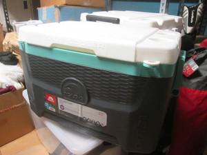 (R) Igloo Quantum 55 Qt Cooler...